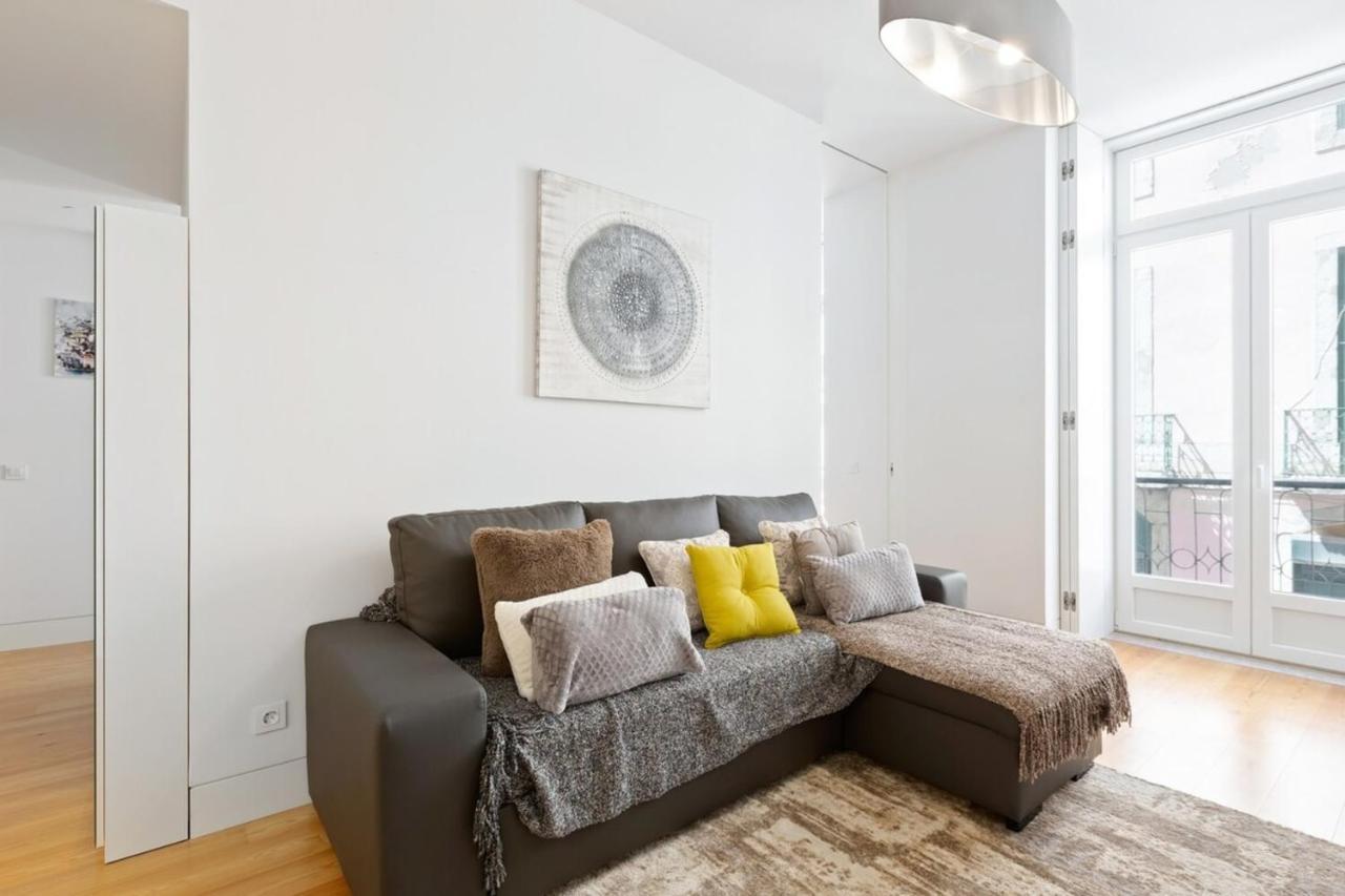 Spacious 1 Bedroom Apartment Near Baixa Лиссабон Экстерьер фото